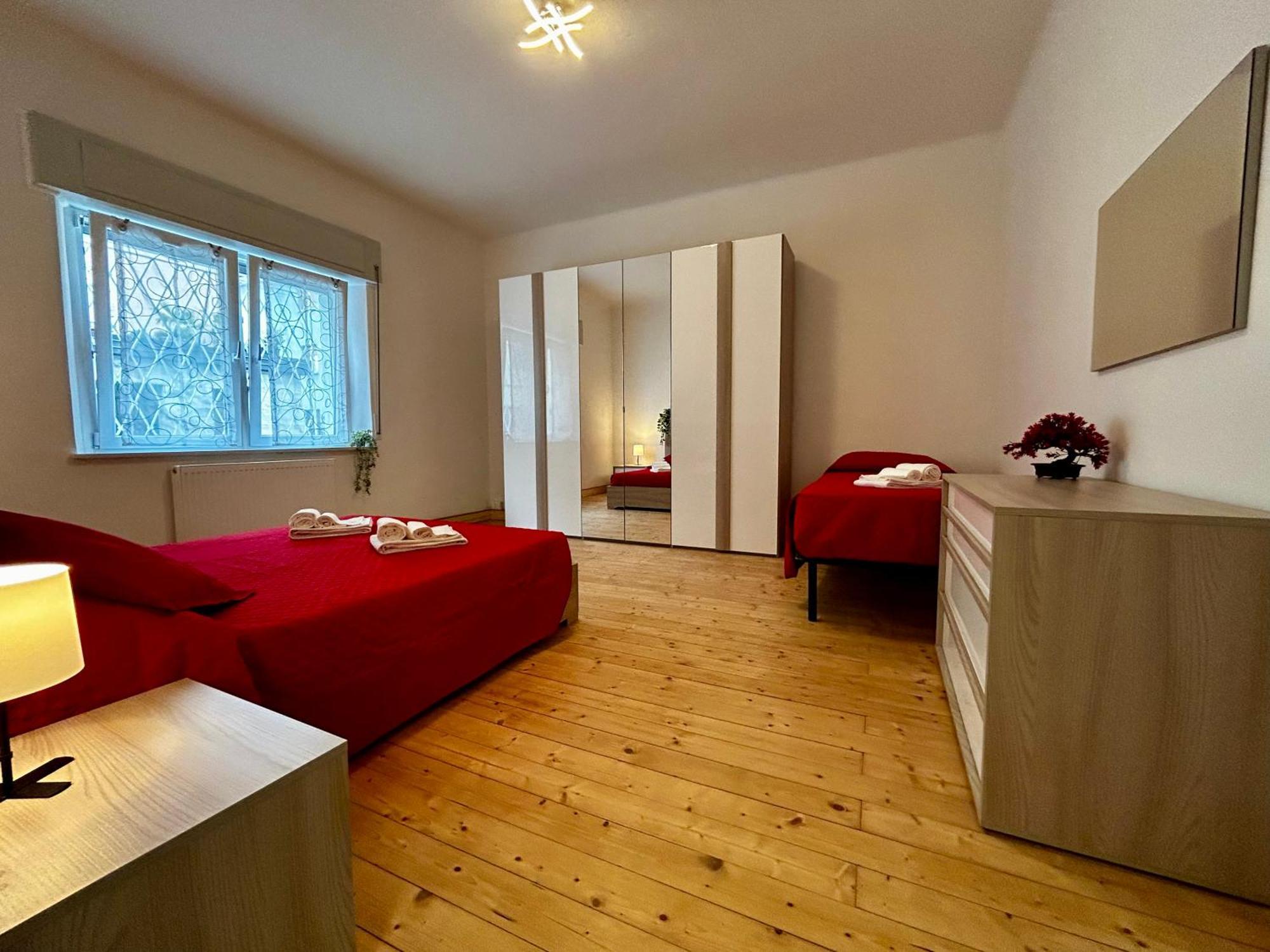 Luxury Allo Apartment In Center Of Udine Buitenkant foto